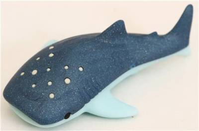 blauer Fisch Walhai Radiergummi von Iwako von Iwako