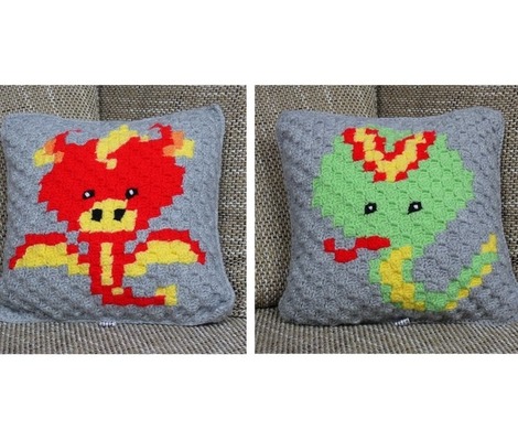 Gehäkeltes Tiermotiv-Kissen zum Wenden, Kinderkissen, Dekokissen, C2C, Drache & Schlange, "Zoodiac", nach einer Anleitung von One Dog Woof Gehäkeltes Tiermotiv-Kissen zum Wenden, Kinderkissen, Dekokissen, C2C, Drache & Schlange, "Zoodiac", nach einer Anleitung von One Dog Woof von Wolliges.Bewildert