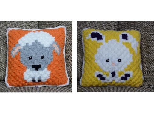 Gehäkeltes Tiermotiv-Kissen zum Wenden, Kinderkissen, Dekokissen, C2C, Lamm & Hase, "Zoodiac", nach einer Anleitung von One Dog Woof Gehäkeltes Tiermotiv-Kissen zum Wenden, Kinderkissen, Dekokissen, C2C, Lamm & Hase, "Zoodiac", nach einer Anleitung von One Dog Woof von Wolliges.Bewildert