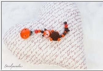 Dekokissen mit Fuchs Schnullerkette Wunschnamen - Geschenkeset _079 Dekokissen mit Fuchs Schnullerkette Wunschnamen - Geschenkeset _079 von Strickparadies-Shop