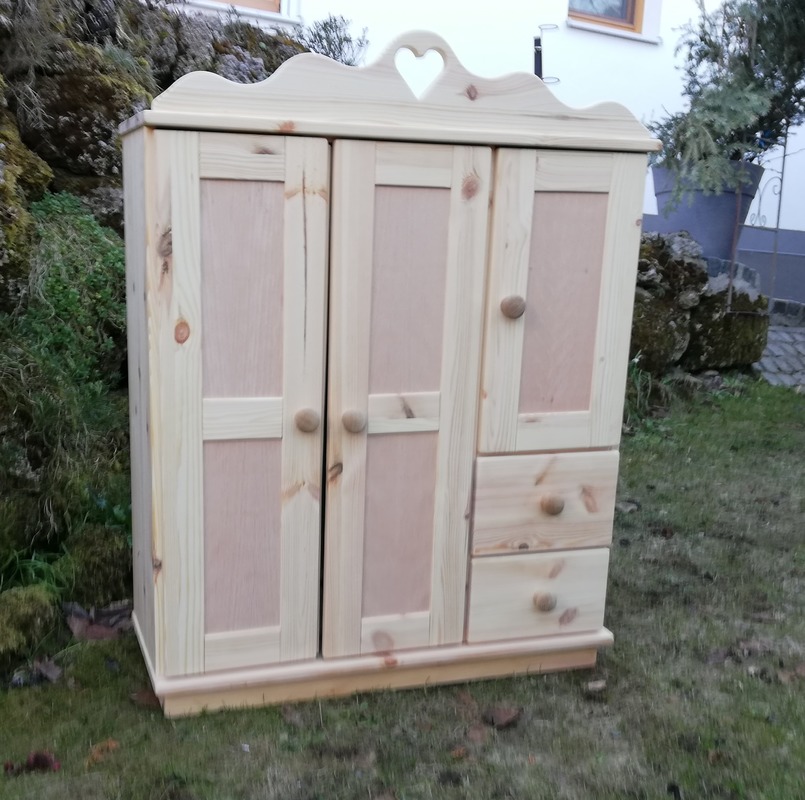 Puppenschrank Puppenschrank von Holzwurm-atze