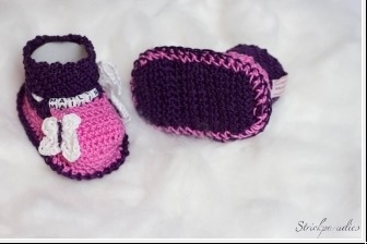 Babyschuhe mit Namen Babyschuhe mit Namen von Strickparadies-Shop