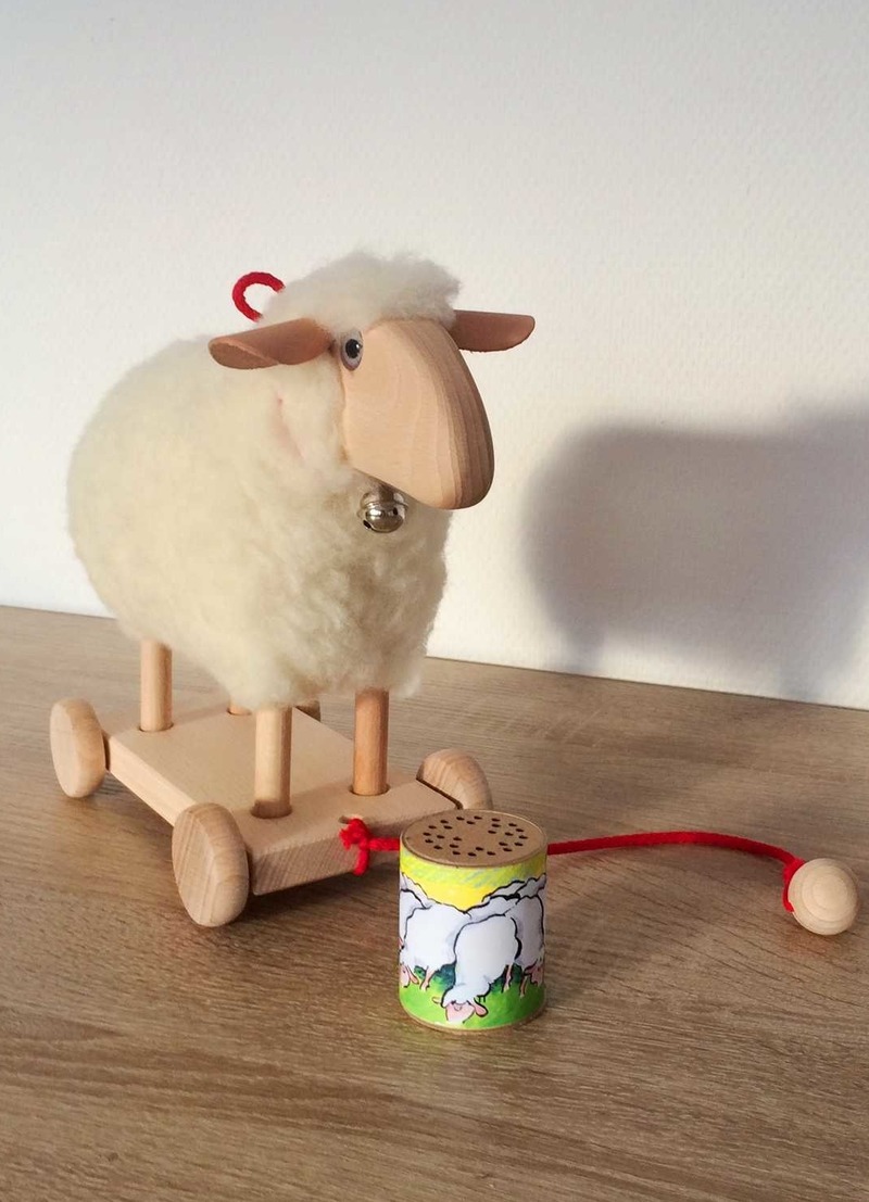 Wollplüsch Lamm - Nachziehlämmchen Wollplüsch Lamm - Nachziehlämmchen von Edelsternchen