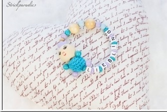 Dekokissen mit Liebling Greifling - Geschenkeset _081 Dekokissen mit Liebling Greifling - Geschenkeset _081 von Strickparadies-Shop