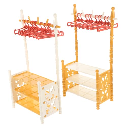 ADOCARN Mini-kleiderbügel Aus Abs Spielzeug Miniatur-hausdekor Lagerregal Für Puppenhaus Miniaturmöbel Zufällige Farbe von ADOCARN