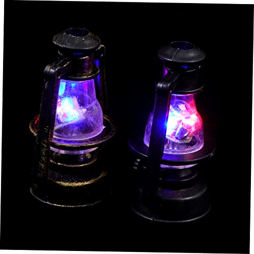 ADOCARN 2 Stück Kerosinlampen Retro Laternen Modelle für Puppenhaus Mikrolandschaftsornamente zur Dekoration von Kinderzimmern und Desktop Dekorationen ADOCARN 2 Stück Kerosinlampen Retro Laternen Modelle für Puppenhaus Mikrolandschaftsornamente zur Dekoration von Kinderzimmern und Desktop Dekorationen von ADOCARN