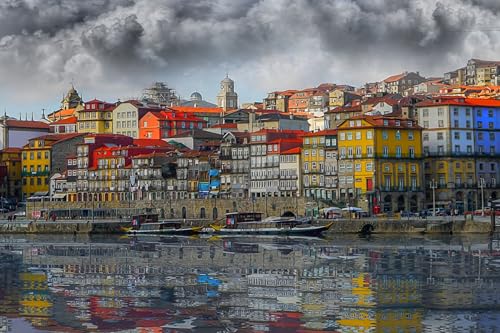 Puzzle für Erwachsene: Fluss Douro in Portugal unter dunstigem Himmel, 70 x 50 cm von AFHMZ