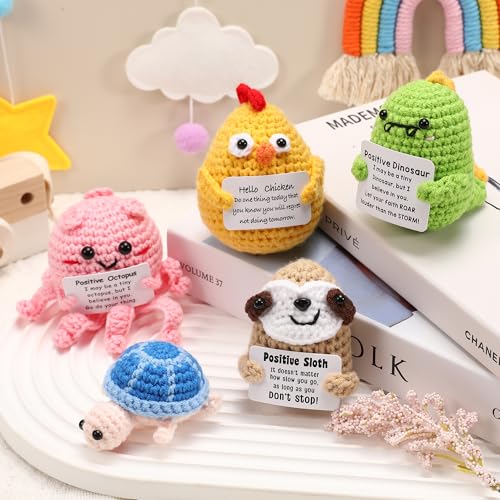 ASMPCUE 5er Set Pocket Hug Positive Tier Doll mit Positivkarte, Creative Knitting Wool Doll, Stressabbau Fluffy Stuffies Lucky Charm Courage Gift, Get Well Gift, Cheer Up School Gift ASMPCUE 5er Set Pocket Hug Positive Tier Doll mit Positivkarte, Creative Knitting Wool Doll, Stressabbau Fluffy Stuffies Lucky Charm Courage Gift, Get Well Gift, Cheer Up School Gift von ASMPCUE
