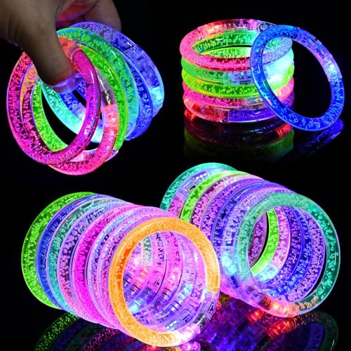 AUAUY 16 Stück LED Leuchtarmbänder Blinkende Armbänder in der Dunkelheit Party Zubehör Glowstick Armband, Beleuchtendes Spielzeug für Geburtstagsparty Geschenke, Armreif für Kinder Erwachsene von AUAUY