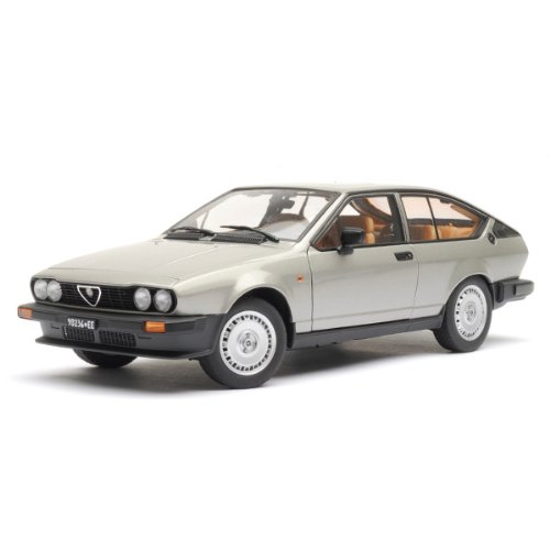 AUTOart – 70147 – Fahrzeug Miniatur – Alfa – Romeo GTV 2.0 – Silber – Maßstab 1/18 von AUTOart