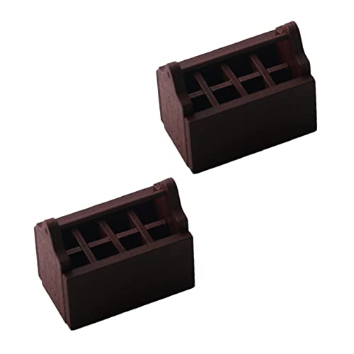 2 Stück Mini Werkzeugkiste aus Holz für Puppenhaus Deko Zubehör für Zuhause Perfektes Accessoire zur Verschönerung Ihrer Miniaturlandschaft 2 Stück Mini Werkzeugkiste aus Holz für Puppenhaus Deko Zubehör für Zuhause Perfektes Accessoire zur Verschönerung Ihrer Miniaturlandschaft von Abaodam