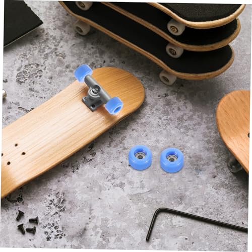 Abaodam 4 Stück Professionelles Finger Skateboard Teilig aus Kunststoff und Edelstahl Langlebig und Robust Modisches Design für Schreibtischdekoration und Fingerspielzeug zur Abaodam 4 Stück Professionelles Finger Skateboard Teilig aus Kunststoff und Edelstahl Langlebig und Robust Modisches Design für Schreibtischdekoration und Fingerspielzeug zur von Abaodam
