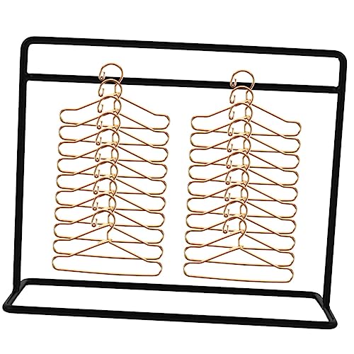 Abaodam Mini Puppen Kleiderständer mit Mini Kleiderbügeln Praktischer Aufbewahrungsgestell für Puppenkleidung Geeignet für Puppenhäuser und Spielzeugräume Schwarz und Gold Abaodam Mini Puppen Kleiderständer mit Mini Kleiderbügeln Praktischer Aufbewahrungsgestell für Puppenkleidung Geeignet für Puppenhäuser und Spielzeugräume Schwarz und Gold von Abaodam