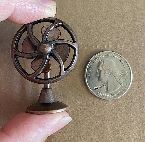 Elektrischer Miniatur-Ventilator im Vintage-Stil, antikes Kupfer-Finish, 4 cm Höhe, Puppenhaus-Zubehör Elektrischer Miniatur-Ventilator im Vintage-Stil, antikes Kupfer-Finish, 4 cm Höhe, Puppenhaus-Zubehör von Air-Ads Supplies