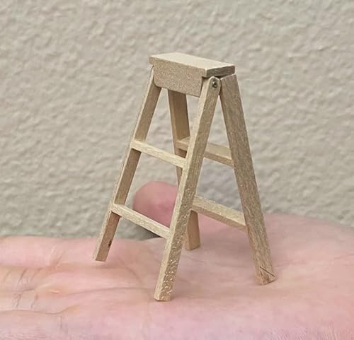 Miniatur-Trittleiter aus Holz, 5,1 cm Höhe, Maßstab 1:12, Puppenhauszubehör, unlackiert Miniatur-Trittleiter aus Holz, 5,1 cm Höhe, Maßstab 1:12, Puppenhauszubehör, unlackiert von Air-Ads Supplies