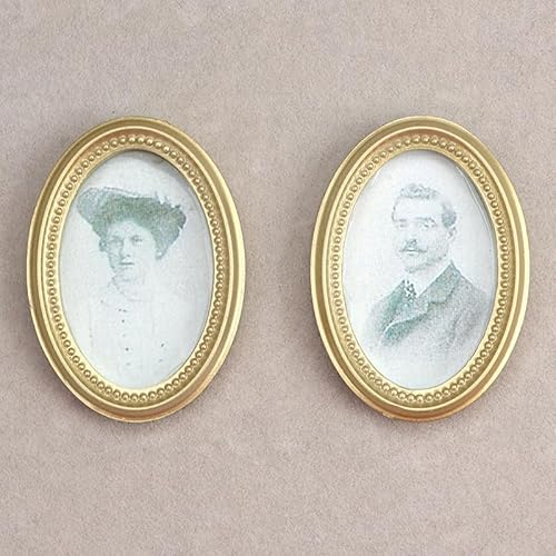 Ovaler Portraitrahmen im Vintage-Stil, Maßstab 1:12, Puppenhaus-Miniaturen, 3,6 x 2,6 cm, 2 Stück Ovaler Portraitrahmen im Vintage-Stil, Maßstab 1:12, Puppenhaus-Miniaturen, 3,6 x 2,6 cm, 2 Stück von Air-Ads Supplies