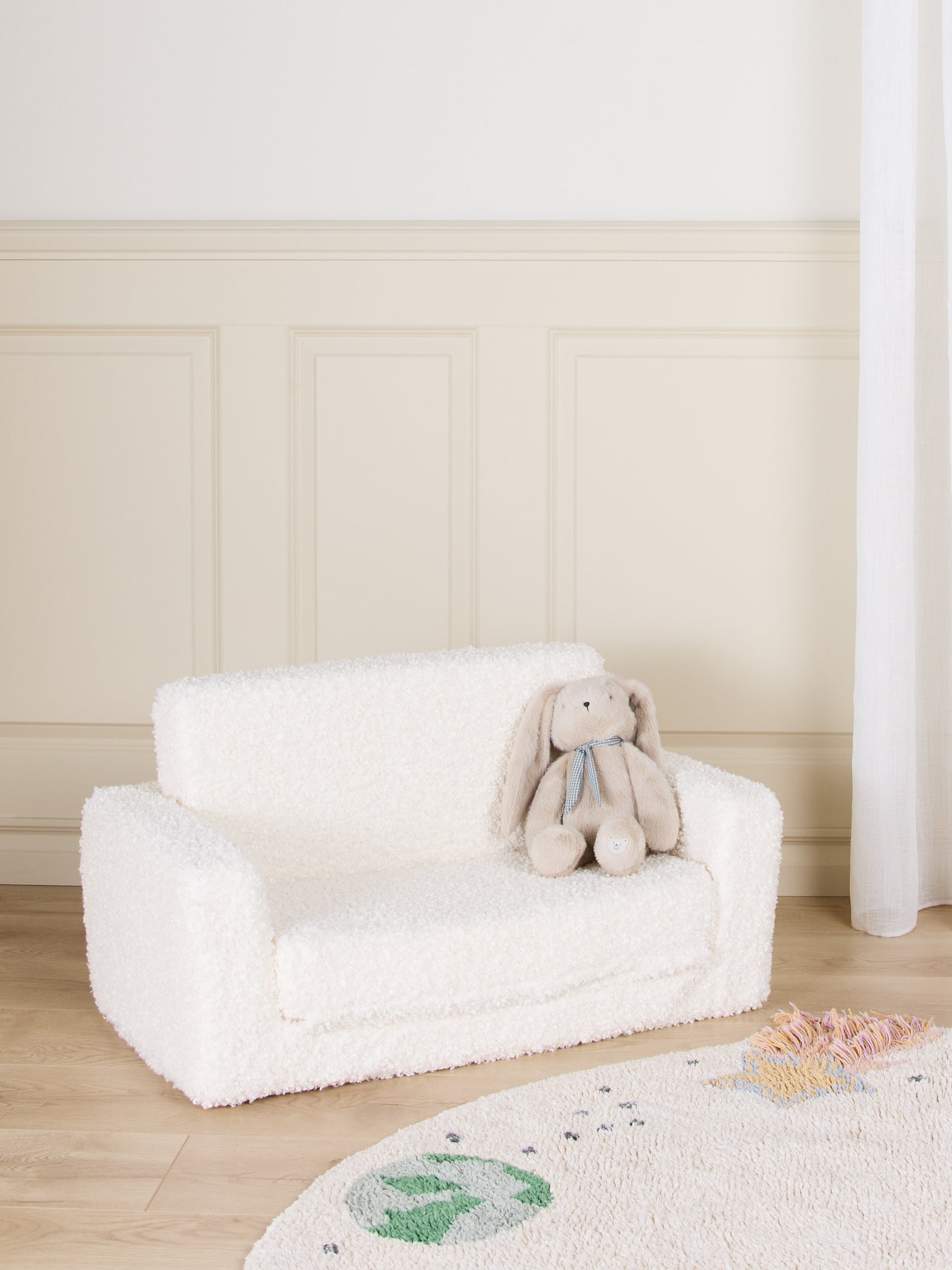 Alice &  Fox Cubbie Klapp-Sofa 94x55 cm, White Teddy, Kindersofa, Kindercouch, Kinder von Alice & Fox