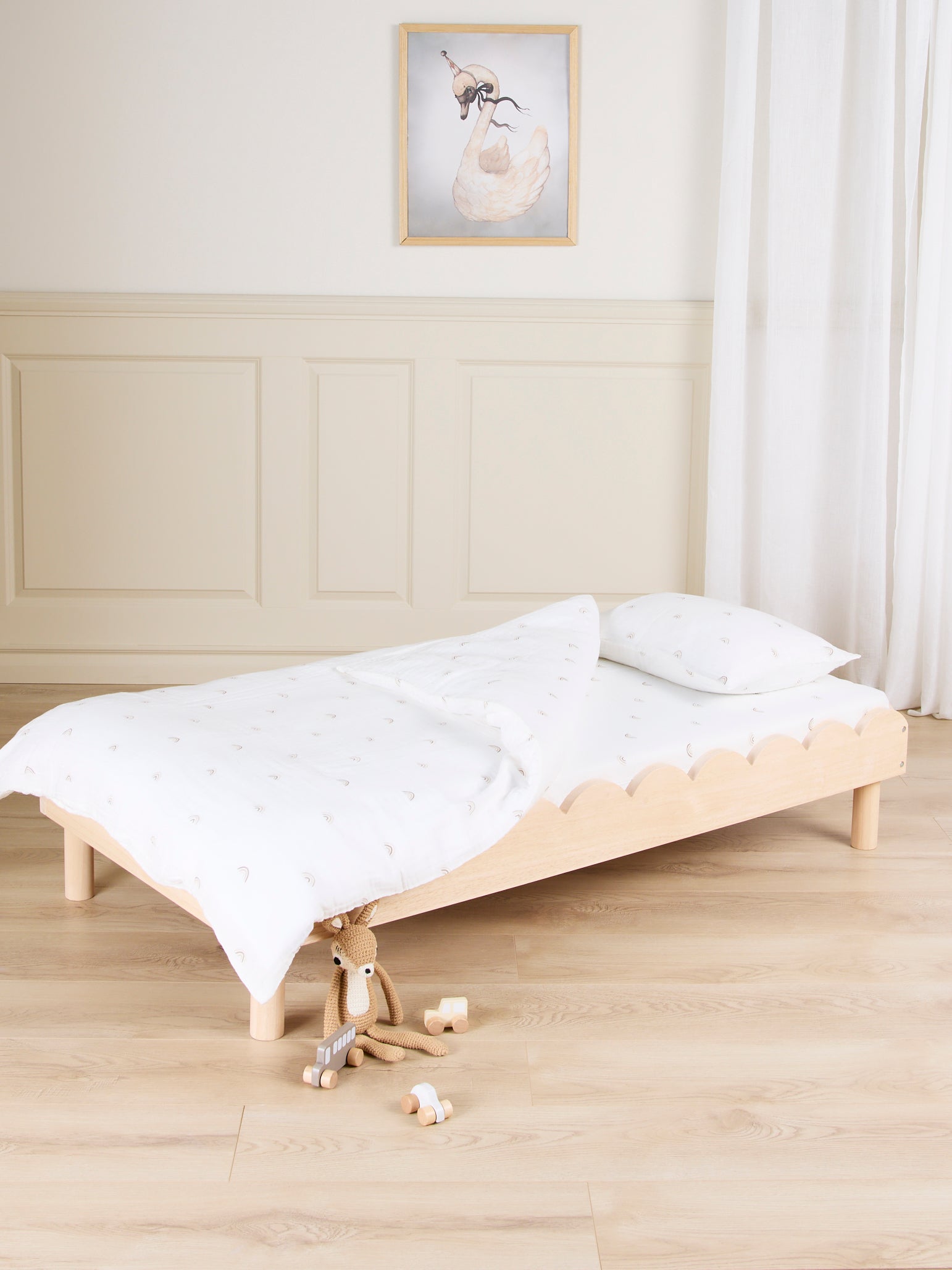 Alice &  Fox Dune Kinderbett, Natural Wood von Alice & Fox