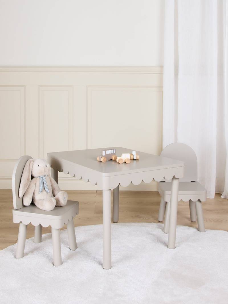 Alice &  Fox Dune Tisch &  Stuhl, Greige von Alice & Fox