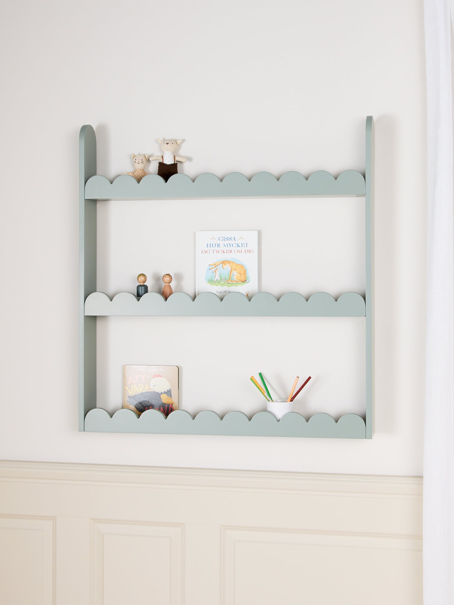 Alice & Fox Dune Wandmontiertes Bücherregal, Sage, Bücherregal kinderzimmer, Kinder, Kids Alice & Fox Dune Wandmontiertes Bücherregal, Sage, Bücherregal kinderzimmer, Kinder, Kids von Alice & Fox