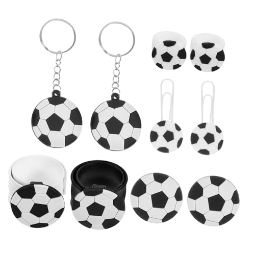 Alipis 10Stücke Teiliges Fußball Partygeschenkset Für Schlüsselanhänger Anstecknadeln Lesezeichen Und Ringe Fußballgeburtstagsfeiern Und Geschenktüten Interaktive Spielzeuge von Alipis
