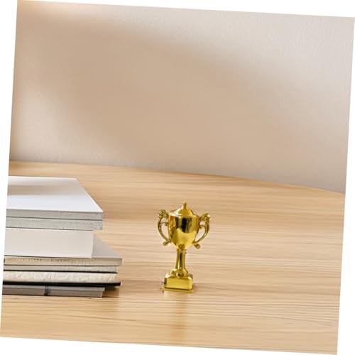 Amosfun 2 Stück Teiliges Miniatur Trophäen für Puppenhäuser Realistische Kleine Auszeichnungen aus Kunststoff Vielseitig für Rollenspiele Party Dekoration und Pädagogische Mini Szenen von Amosfun