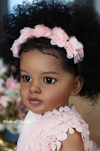 Anano Große Reborn-Puppe Schwarze 66 cm Afroamerikanische Lebensechte Babypuppe Pippa, Reborn Toddler Mit Lockigem Haar Wie Echtes Kleinkind, Spielpuppe Ab 3 Jahren von Anano