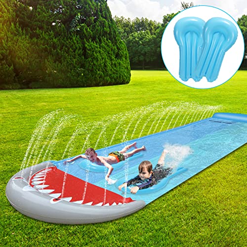Ansobea 550x145cm Wasserrutsche, Doppel Wasser Rutsche, Wasserspielzeug Wassermatte mit 2 Bodyboards, Sommerspielzeug mit Sprinkler, Hai-Stil Outdoor Wasserrutschmatte für Kinder Ansobea 550x145cm Wasserrutsche, Doppel Wasser Rutsche, Wasserspielzeug Wassermatte mit 2 Bodyboards, Sommerspielzeug mit Sprinkler, Hai-Stil Outdoor Wasserrutschmatte für Kinder von Ansobea