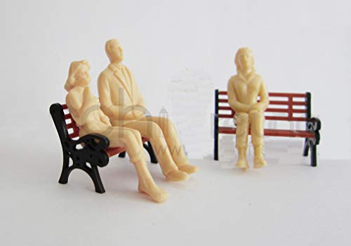 8 x Modell Figuren, sitzende, hautfarb unbemalt, für Modellbau 1:25, Spur G von Archifreunde