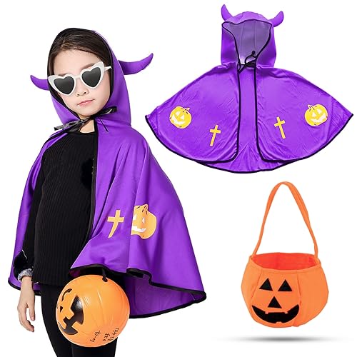 Atuoxing Kinder Halloween Kostüm, Teufel Umhang mit Teufelshörner für Jungen Mädchen, Vampir Cape Teufelkostüm mit Kürbis Candy Bag für Halloween Karneval Cosplay (Lila), 110x78cm von Atuoxing