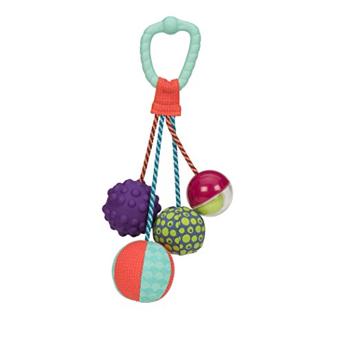 B. toys Baby Spielzeug 4 Bälle mit Beißring – Motorikspielzeug mit verschiedenen Bällen, Rassel, Formen und Geräusche – für Babys ab 3 Monaten B. toys Baby Spielzeug 4 Bälle mit Beißring – Motorikspielzeug mit verschiedenen Bällen, Rassel, Formen und Geräusche – für Babys ab 3 Monaten von B.