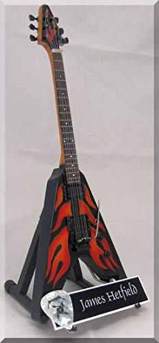 James Hetfield Miniatur-Gitarre, Metallica, Camouflage, Snakebyte mit Gitarrenplektrum James Hetfield Miniatur-Gitarre, Metallica, Camouflage, Snakebyte mit Gitarrenplektrum von BABY GUITAR