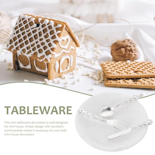 BCOATH 8 Sätze Teiliges Miniatur Besteck mit Löffeln Gabeln und Tellern für Puppenhausküche Detailreiche Mini Geschirrteile für DIY Basteln Mikro Szene Dekoration Perfektes Zubehör für von BCOATH