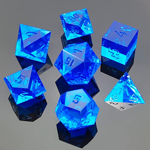 Bescon Crystal Clear (Unpainted) Sharp Edge DND Dice Set of 7, Razor Edged Polyhedral D&D Dice Set for Dungeons and Dragons Role Playing Games, Sapphire Color von BESCON DICE