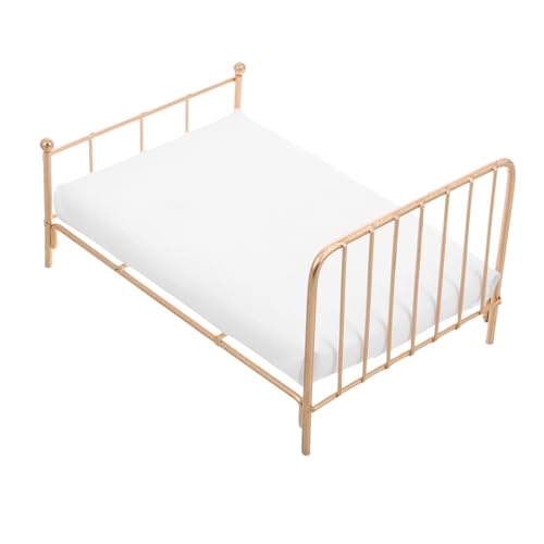 BESPORTBLE Puppenhaus Metallbett Mit Matratze Maßstab Puppenmöbel Für Schlafzimmer Puppenbett Für Kinderzimmer Dekoration Goldfarben BESPORTBLE Puppenhaus Metallbett Mit Matratze Maßstab Puppenmöbel Für Schlafzimmer Puppenbett Für Kinderzimmer Dekoration Goldfarben von BESPORTBLE