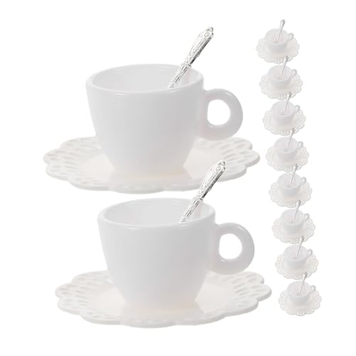 BESTonZON 10 Sets Puppenhaus Mini-kaffeetassen Mit Untertassen Und Metalllöffeln, Set, Realistische Weiße Plastik-simulationsbecher, Geschirr, Spielzeug, Puppenhaus-Dekorationen, von BESTonZON