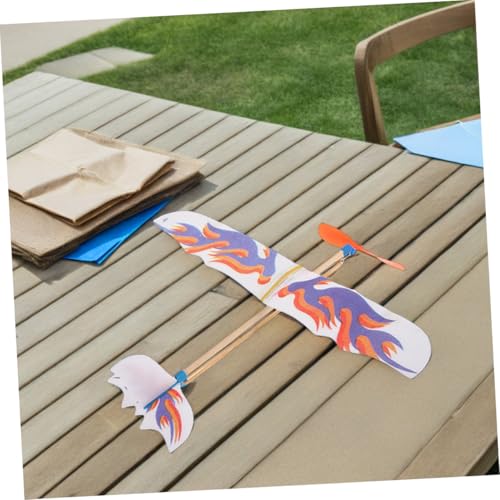 BESTonZON 4 Stück Gummiband Angetriebene Flugzeugmodelle DIY Schaumstoff Segelflugzeuge für Batteriefreie Interaktive Bastelspielzeuge mit Vogel Design für Outdoor Spiele und Lernspaß von BESTonZON