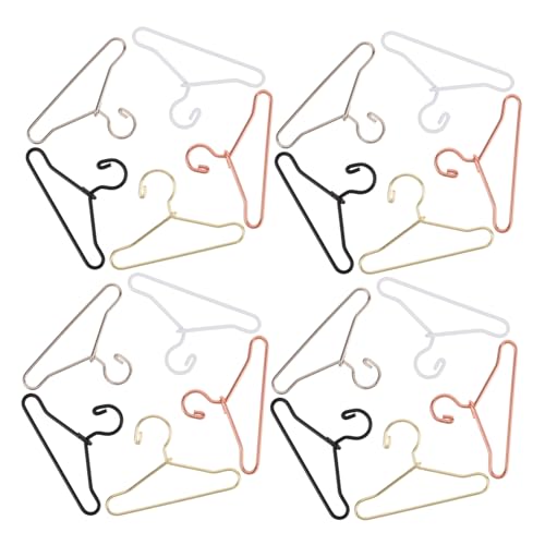 BESTonZON 50 Stück Mini Kleiderbügel für Puppen Bunte Miniatur Kleidungshalter aus Robustem Material Vielseitig für Puppenhaus Dekoration und Organisieren von Puppenkleidung von BESTonZON