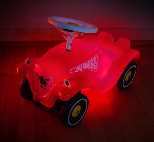 BIG - Bobby Car mit LED-Beleuchtung, 4 Lichtmodi, Flüsterreifen und zusätzlichem 70er Jahre Aufklebersatz, Rutschauto für Kleinkinder und Kinder ab 12 Monaten, Rot von BIG Spielwarenfabrik