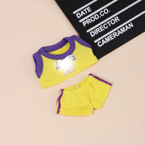 Bekleidungs Set für La-Puppen 17cm Puppen Basketball Fußball Trikots, Passende Kleidung für die Plüsch Toy, Sommer Puppe Kleidung für Fußball Fans (Gelb-1) von BOSSETY