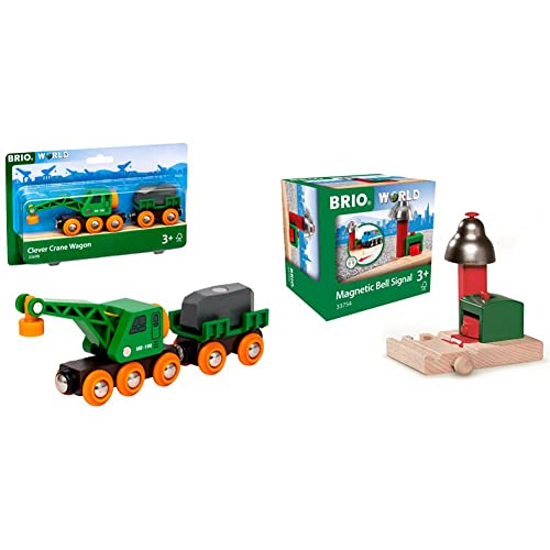 BRIO 33698 - Grüner Kranwagen mit Anhänger und Fracht & World 33754 Magnetisches Glockensignal - Eisenbahnzubehör Holzeisenbahn - Kleinkinderspielzeug empfohlen für Kinder ab 3 Jahren von BRIO