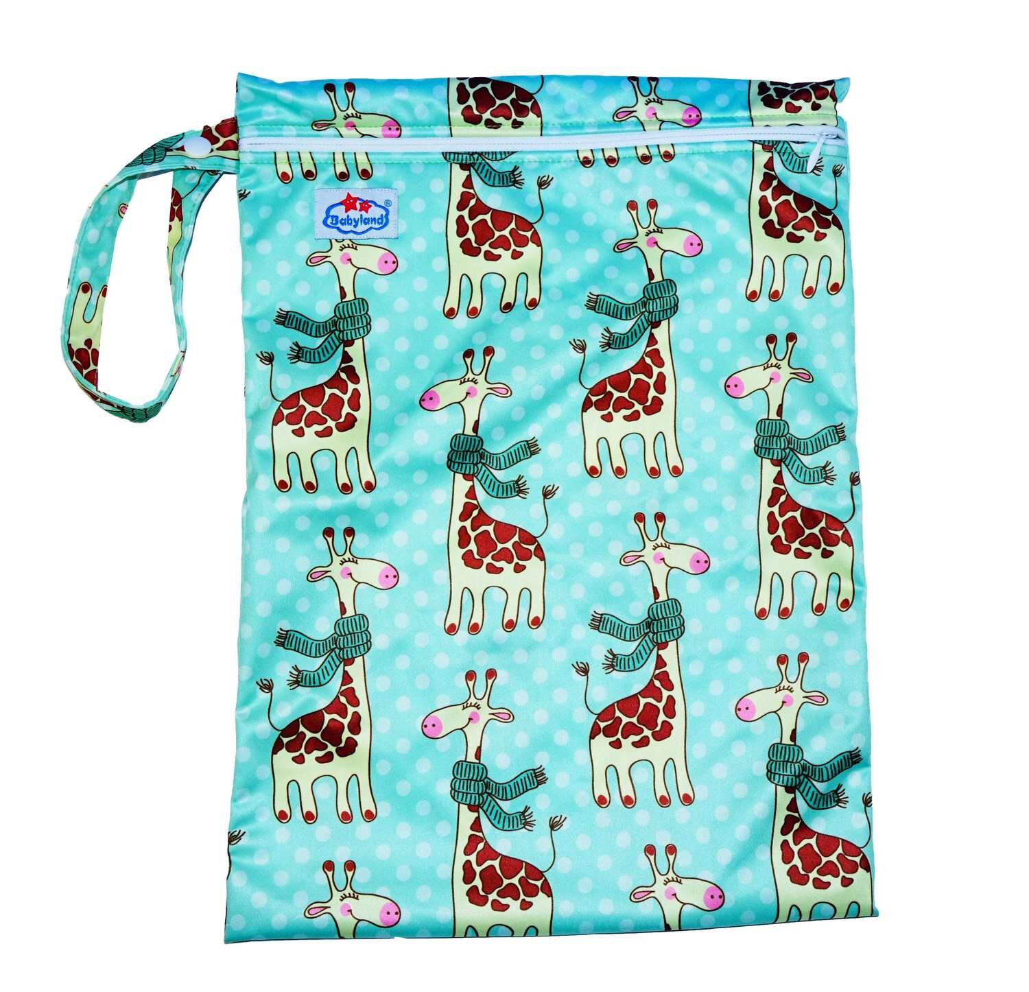Babyland gemusterte Nasstasche (M) - Giraffen (mint) von Babyland