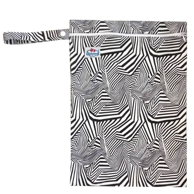 Babyland gemusterte Nasstasche (M) - Zebra Motiv von Babyland