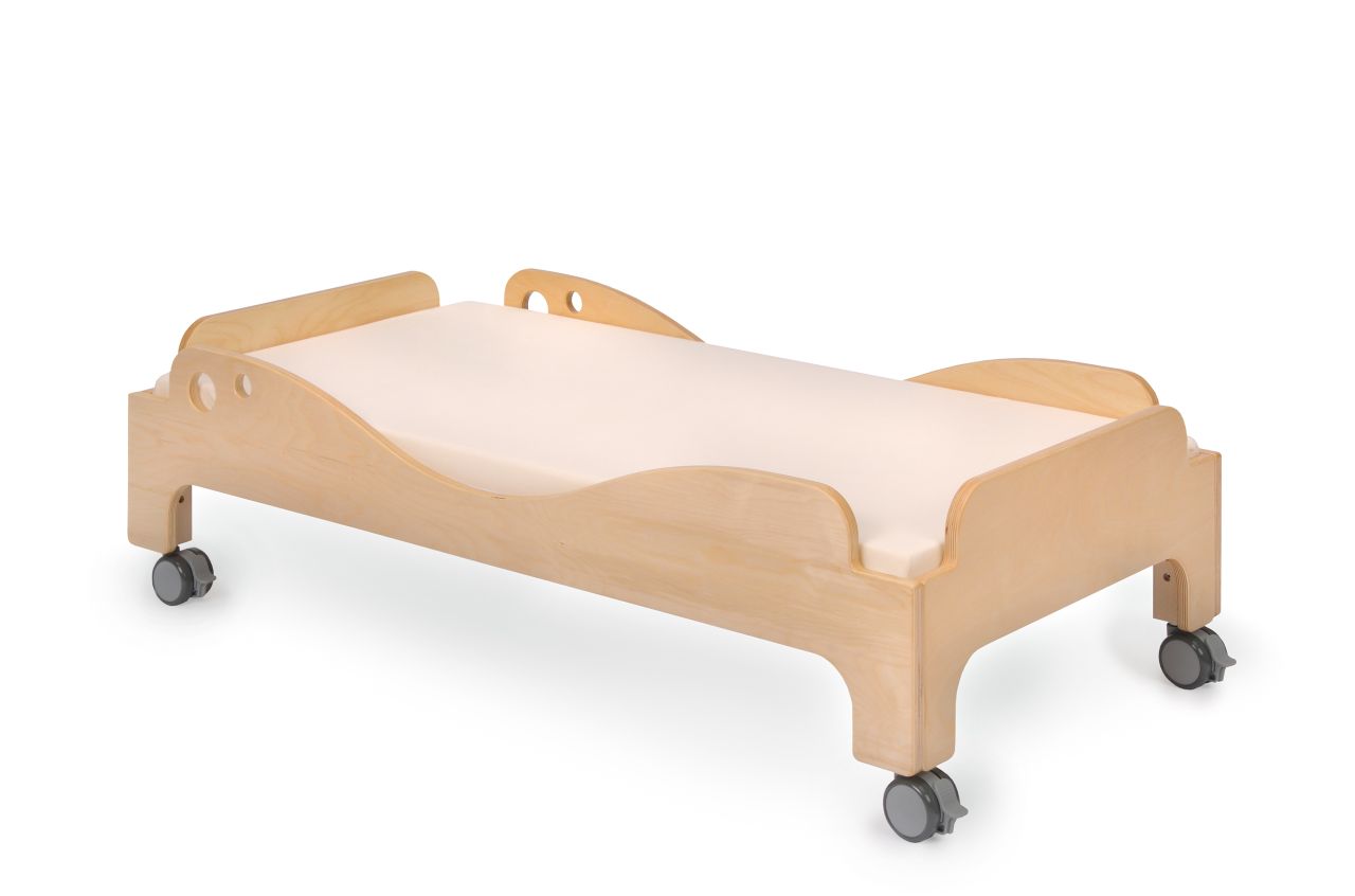Stapelbett mit feststellbaren Lenkrollen, Bätz, Holzspielwaren von Bätz Holzspielwaren