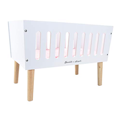 Bandits & Angels Holzpuppenbett Sweet Dreams weiß – Puppenbett aus Holz – geeignet für Puppen bis 46 cm – inklusive Decke – Puppenbett – Puppenmöbel Bandits & Angels Holzpuppenbett Sweet Dreams weiß – Puppenbett aus Holz – geeignet für Puppen bis 46 cm – inklusive Decke – Puppenbett – Puppenmöbel von Bandits & Angels