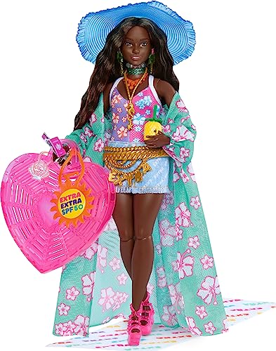 Barbie Extra Fly - Reisepuppe mit Strandmode und Zubehör, beweglicher Körper, tropischer Badeanzug, Jeansrock, Umhang, Plateausandalen, für Kinder ab 3 Jahren, HPB14 von Barbie