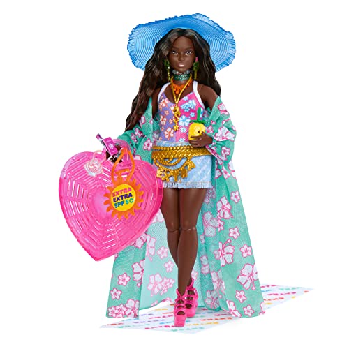 Barbie Extra Fly - Reisepuppe mit Strandmode und Zubehör, beweglicher Körper, tropischer Badeanzug, Jeansrock, Umhang, Plateausandalen, für Kinder ab 3 Jahren, HPB14 von Barbie