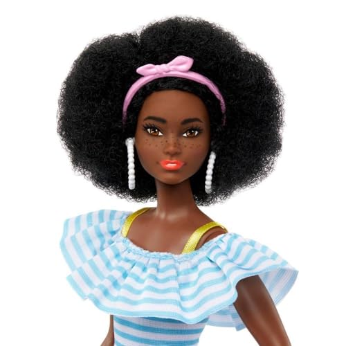 Barbie - Rollerskate-Puppe mit Welpen und Trendiger Kleidung, Afro-Hairstyle und Accessoires für Geschichtenerzählen und Styling-Spaß, für Kinder ab 3 Jahren, HPL77 Barbie - Rollerskate-Puppe mit Welpen und Trendiger Kleidung, Afro-Hairstyle und Accessoires für Geschichtenerzählen und Styling-Spaß, für Kinder ab 3 Jahren, HPL77 von Barbie