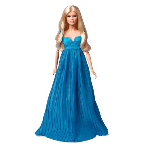 Barbie Claudia Schiffer in Versace - Limitierte Edition mit himmelblauer Robe und plissiertem Chiffonrock, inspiriert von Claudia Schiffers legendärem Auftritt auf der Versace Modenschau 1994, HCB94 Barbie Claudia Schiffer in Versace - Limitierte Edition mit himmelblauer Robe und plissiertem Chiffonrock, inspiriert von Claudia Schiffers legendärem Auftritt auf der Versace Modenschau 1994, HCB94 von Barbie
