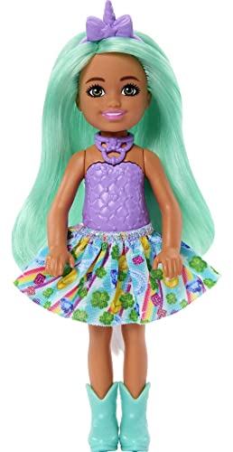 Barbie Dreamtopia Chelsea Unicorn Kleine Puppe mit abnehmbarem Schwanz, Horn-Stirnband-Zubehör & grünen Haaren, biegt sich an der Taille Barbie Dreamtopia Chelsea Unicorn Kleine Puppe mit abnehmbarem Schwanz, Horn-Stirnband-Zubehör & grünen Haaren, biegt sich an der Taille von Barbie